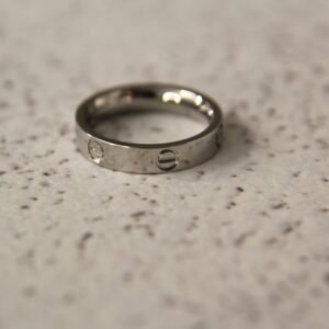 Alvo White Ring